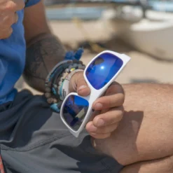 LUNETTES DE SOLEIL VERRE POLARISÉ CREW IRISCO BLANC -Gumotex Boutique lunettes de soleil verre polarise crew irisco blanc 2