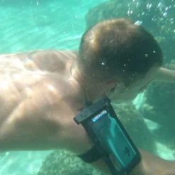 POCHETTE ETANCHE SMARTPHONE SEAWAG ROSE 14 POCHETTE ETANCHE SMARTPHONE SEAWAG ROSE -Gumotex Boutique pochette etanche smartphone seawag rose 3